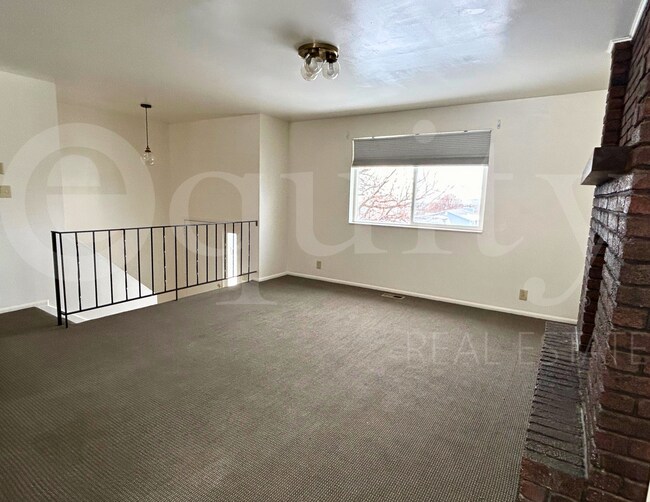 Building Photo - 626 N 1025 W