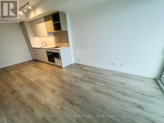 Photo du bâtiment - 1000-1000 Portage Pkwy
