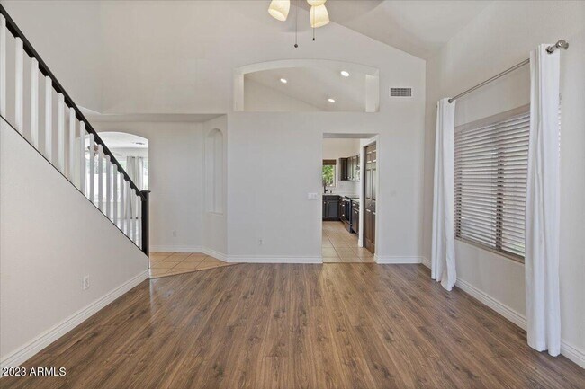 Foto del edificio - 7415 W Lone Cactus Dr
