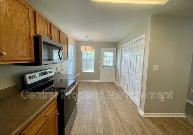 Foto del edificio - 320 Woodruff Park Ln