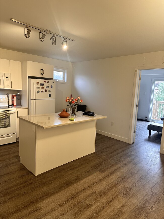 Building Photo - 1018 Maitland Ave