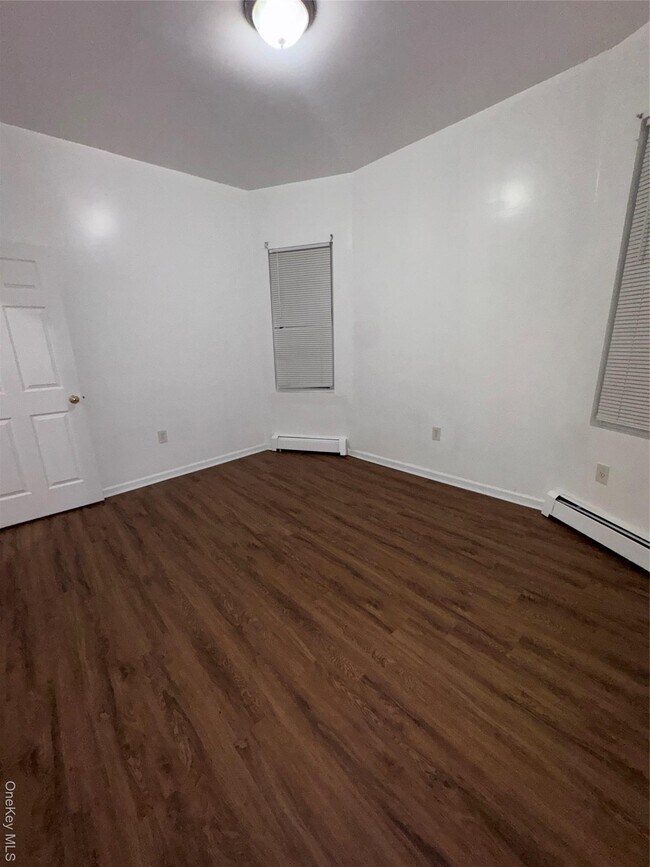 Foto del edificio - 3951 De Reimer Ave