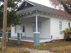 Primary Photo - 3 br, 1 bath House - 111 E 9th St