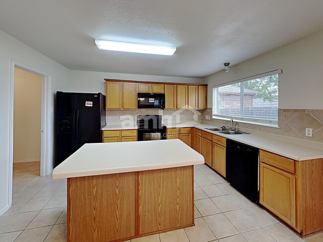 Building Photo - 2101 Hanakoa Falls Dr