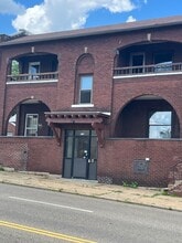 Building Photo - 315 9th St NE