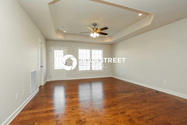 Foto del edificio - 3 Bedroom Pet-Friendly Home in Murfreesboro, TN with Main Street Renewal