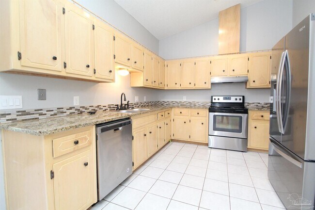 Foto del edificio - 2021 Coral Creek Dr