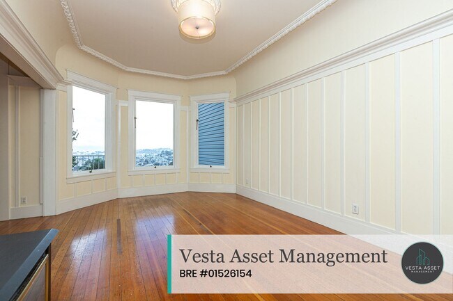 Foto del edificio - 301-303 Corbett Avenue