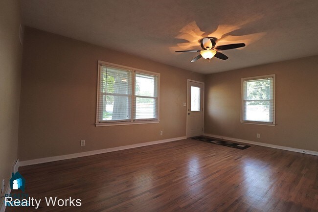 Building Photo - 4 br, 3 bath House - 6500 Gladstone