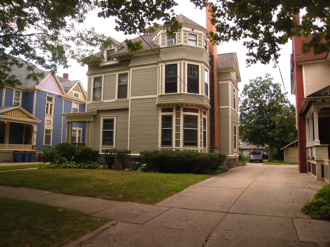 Foto principal - 533 Prospect Ave SE