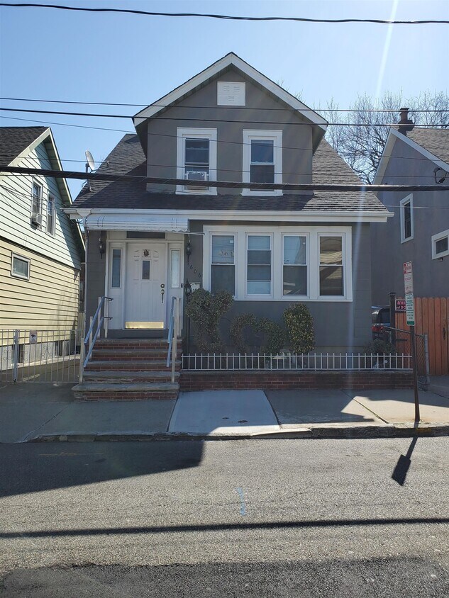 Primary Photo - 7606 Smith Ave