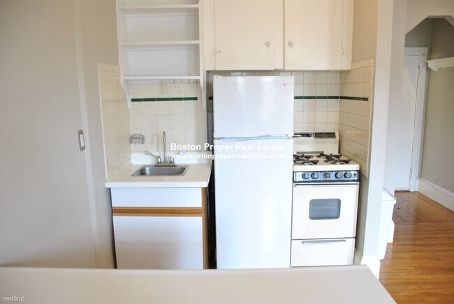 Building Photo - Studio, 1 bath  - 312 Beacon St Apt 6A