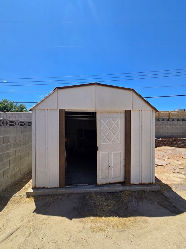Foto del edificio - 4647 Marnell Dr
