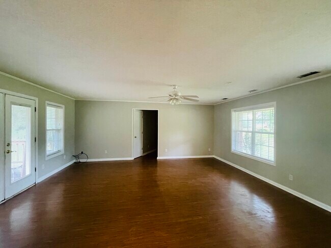 Foto del edificio - 1245 Cliff Seckinger Rd