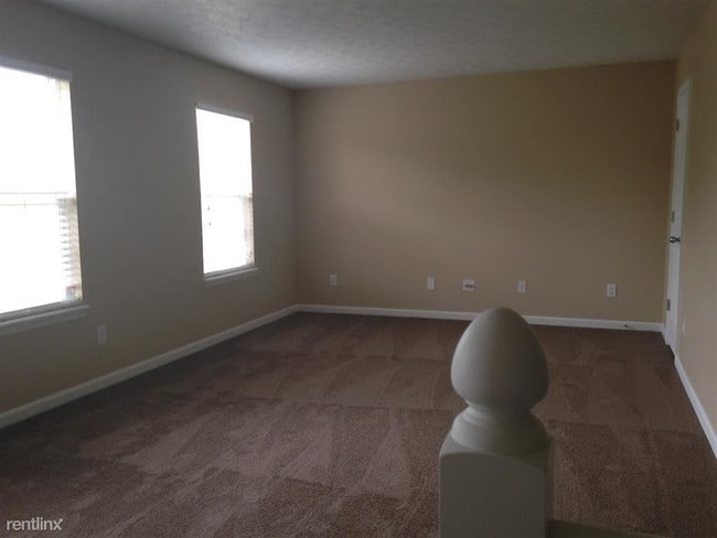 Building Photo - 5 br, 2.5 bath House - 6515 Camarillo Ct