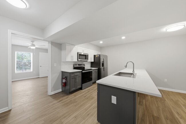 Building Photo - EMERALD EDGE APARTMENTS