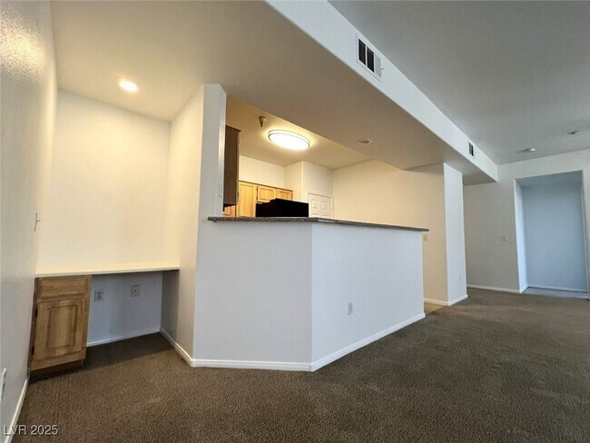 Foto del edificio - 5855 Valley Dr