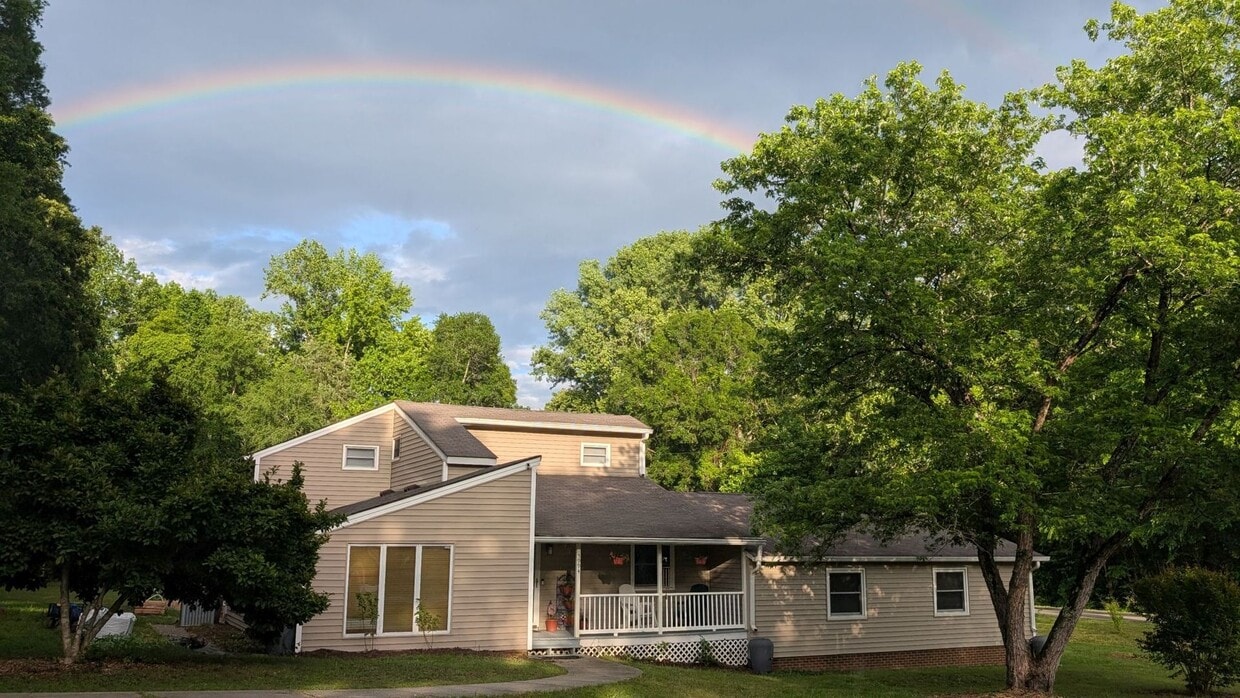 Foto principal - 4 Bedroom Homestead on 3 acres near Harris...