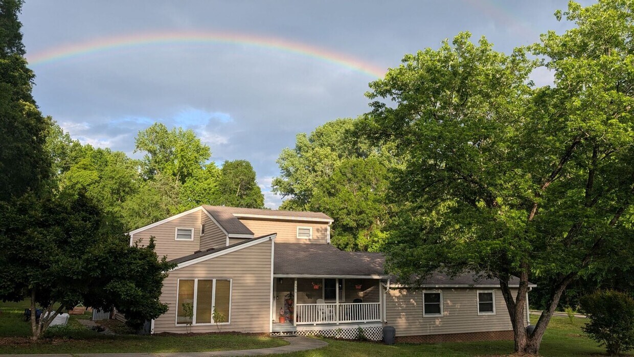 Primary Photo - 4 Bedroom Homestead on 3 acres near Harris...