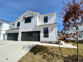 Building Photo - 520 Fieldwood Dr