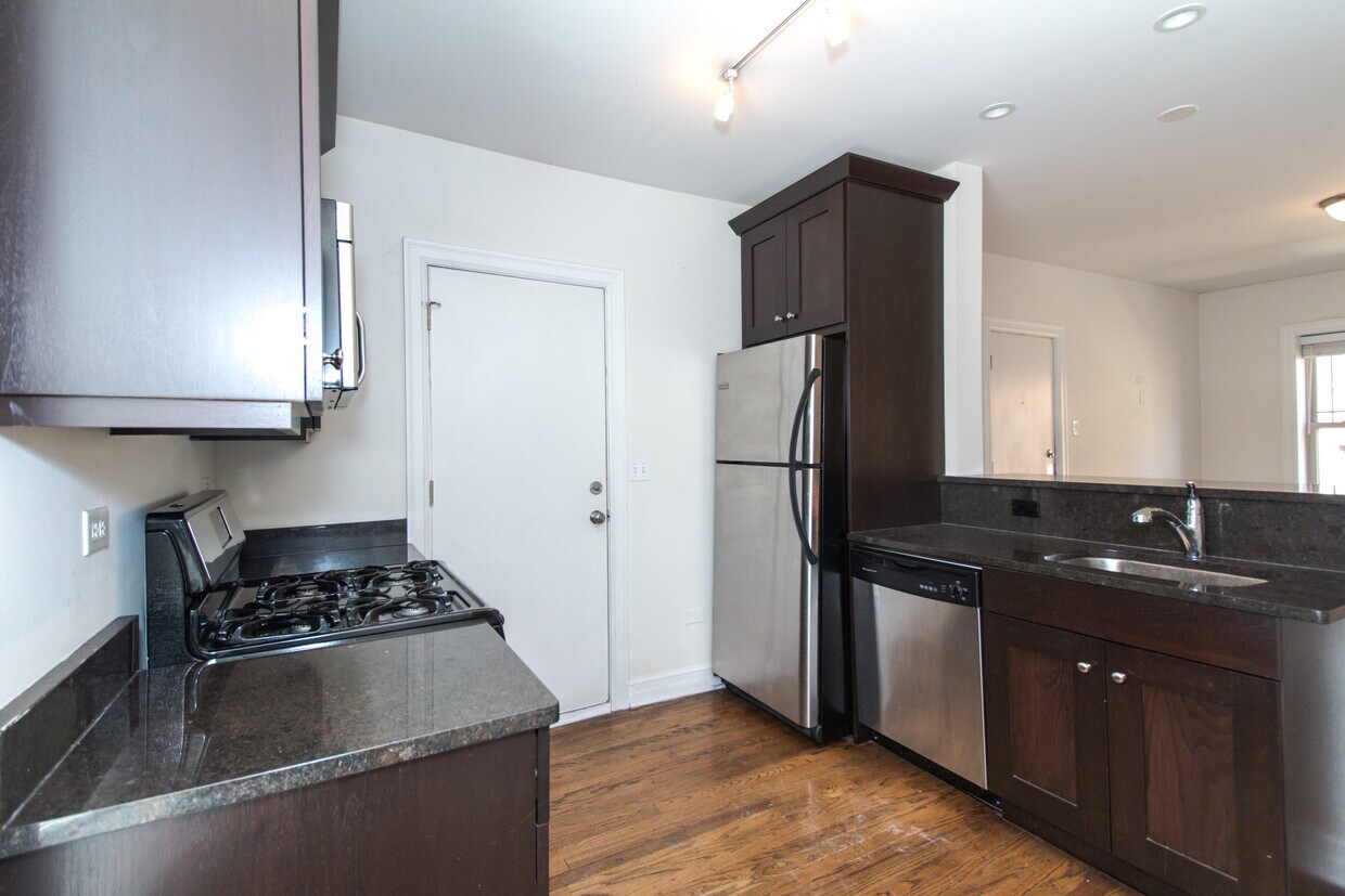 Foto principal - 3808 N Sheffield Ave
