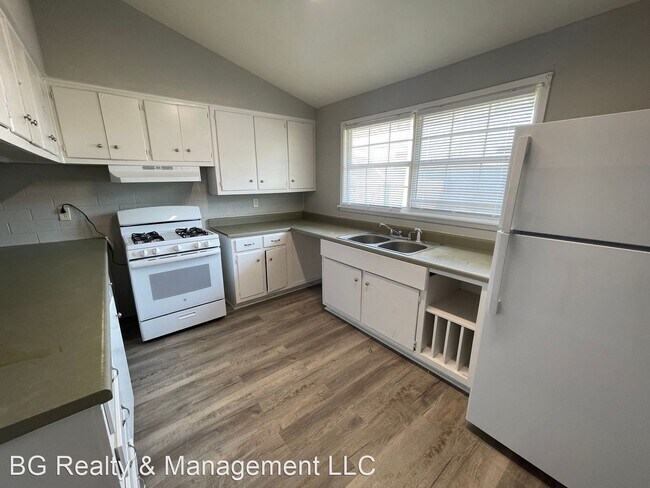 Foto del edificio - 3 br, 1 bath House - 868 Von Blond Dr. A