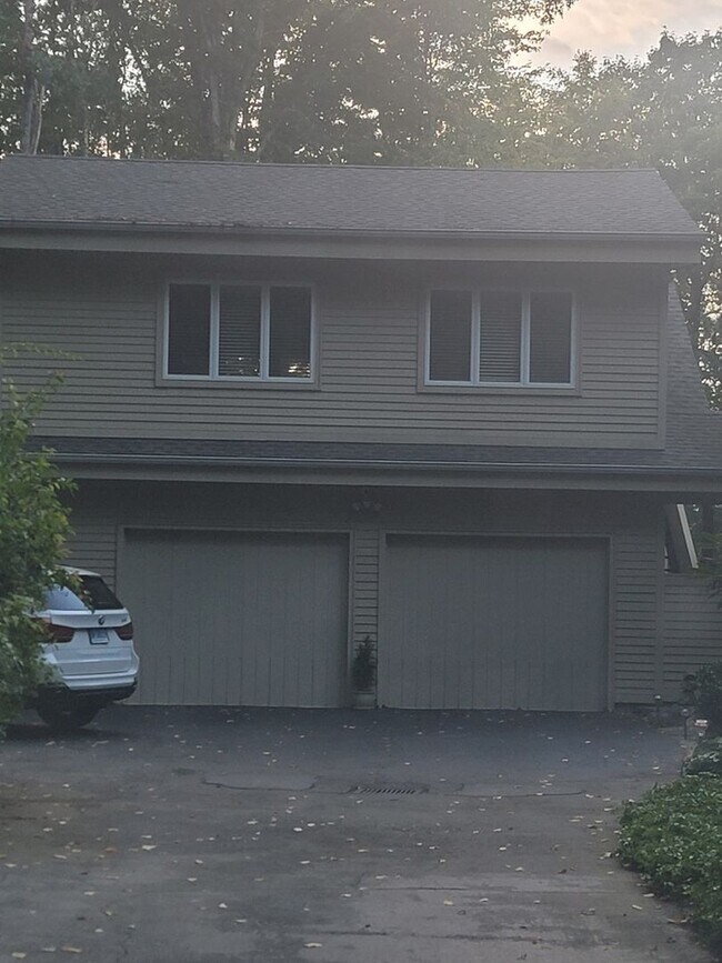 Foto del edificio - 1 Bedroom Single Family Appartment in Monroe