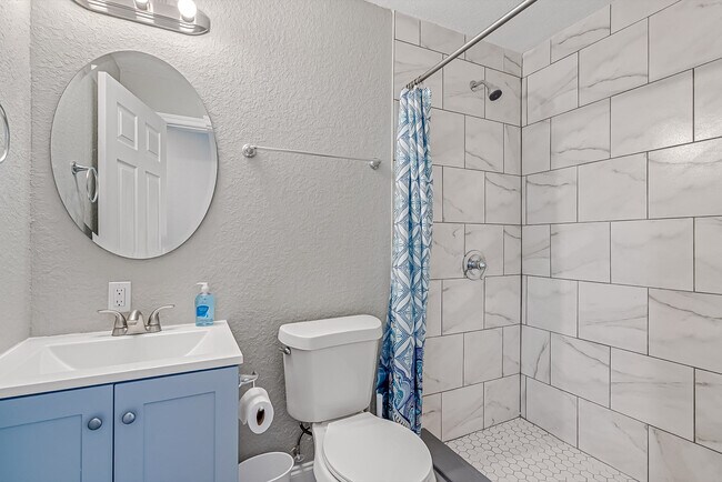 Foto del edificio - 8716 N 15th St