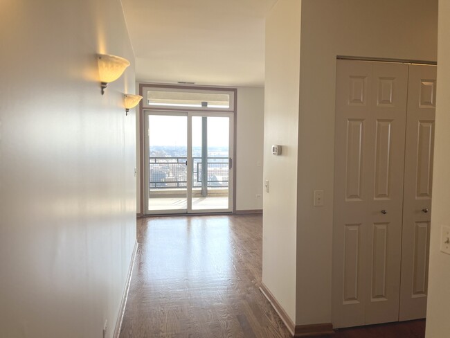 Building Photo - 974 W 35th Pl