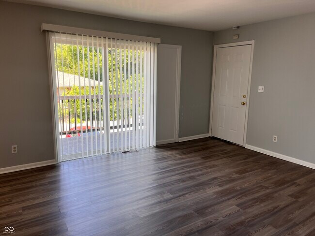 Foto del edificio - 6262 Eastridge Dr