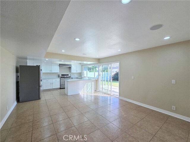 Foto del edificio - 926 E Bastanchury Rd