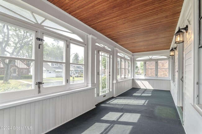 Building Photo - 26 Marwill St