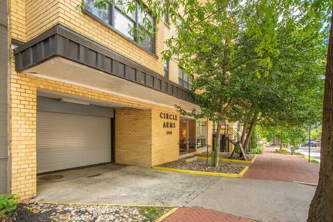 Foto del edificio - Circle Arms Apartments