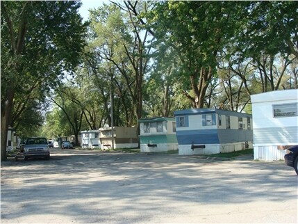 Primary Photo - Fort Wayne Estates