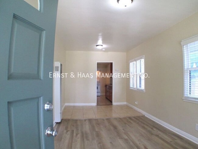Foto del edificio - 935 E 5th St