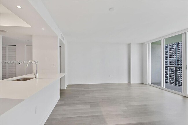 Foto del edificio - 1756 N Bayshore Dr