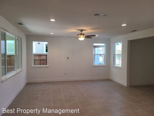Foto del edificio - 4 br, 3 bath House - 118 E Vince St