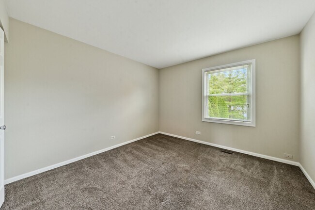 Building Photo - 434 Hunters Way