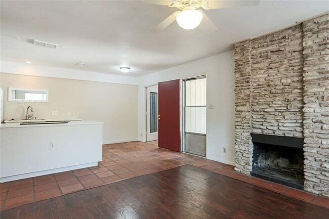 Building Photo - 1003 Beaver Trail