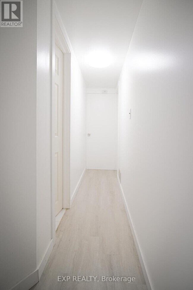 Photo du bâtiment - 6156 Barker St