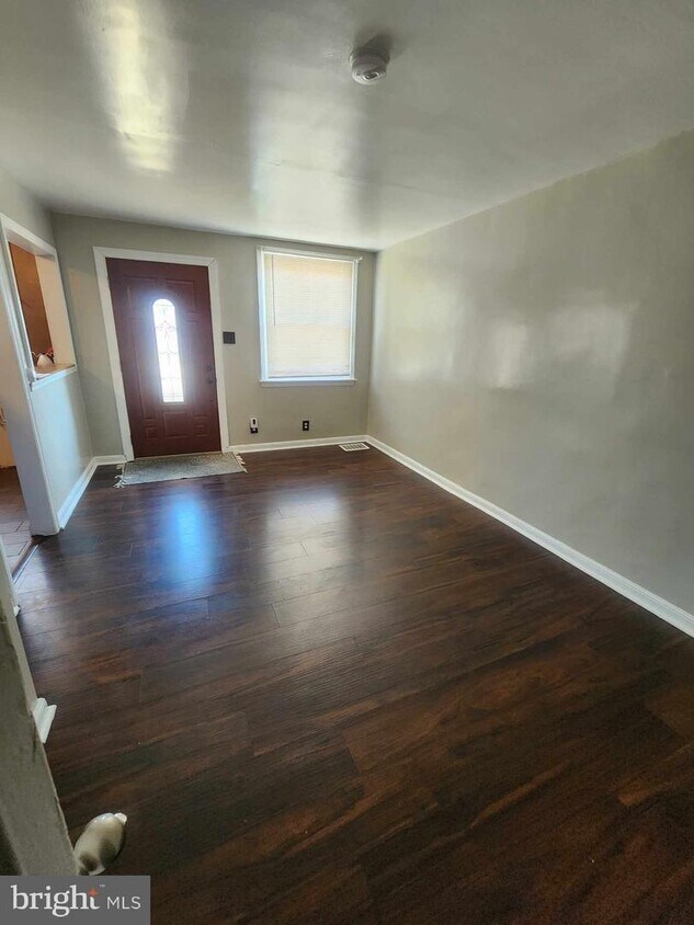 Primary Photo - 5308 Harbison Ave