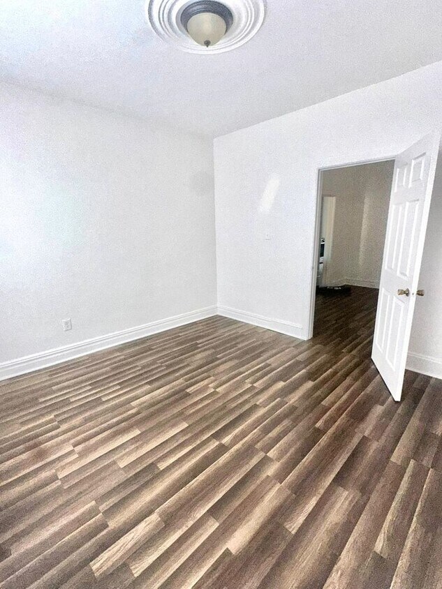 Foto del edificio - 258 Winfield Ave
