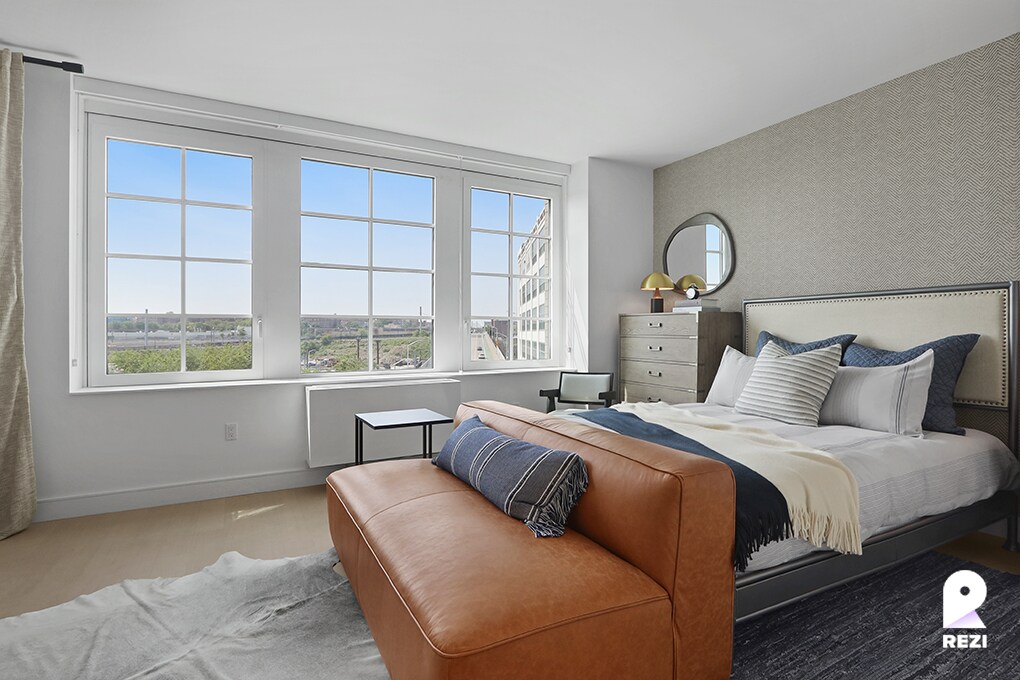 Foto principal - 36-20 Steinway St
