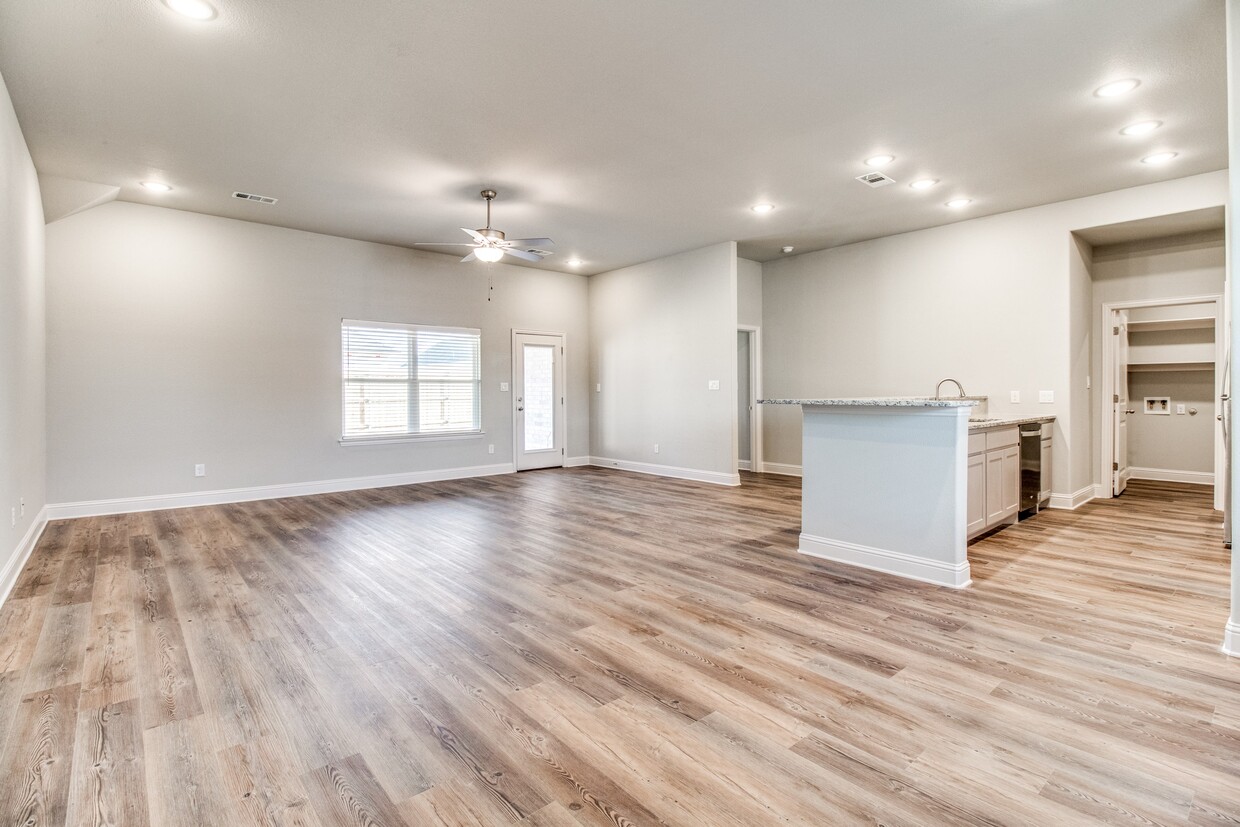Foto principal - 2808 Orchid Dr