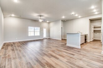 Building Photo - 2808 Orchid Dr