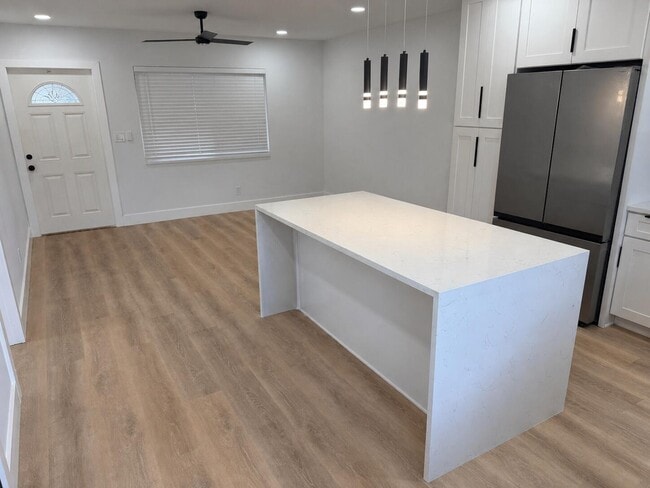 Foto del edificio - 1077 NE 34th St
