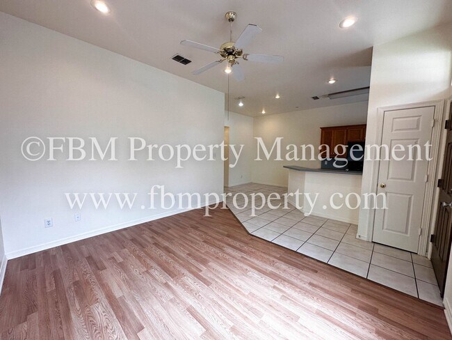 Foto del edificio - Mckinney 1001  / Wain- JT-NM