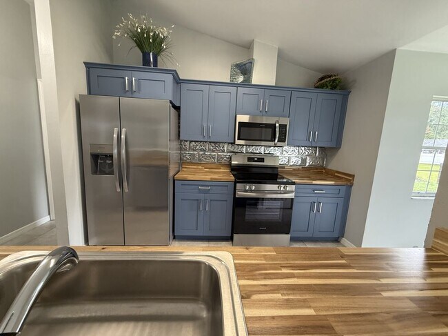 Foto del edificio - Lake Butler, 15956 SE 71st