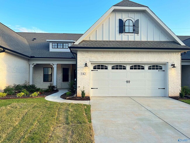 Foto del edificio - 142 Rugby Dr