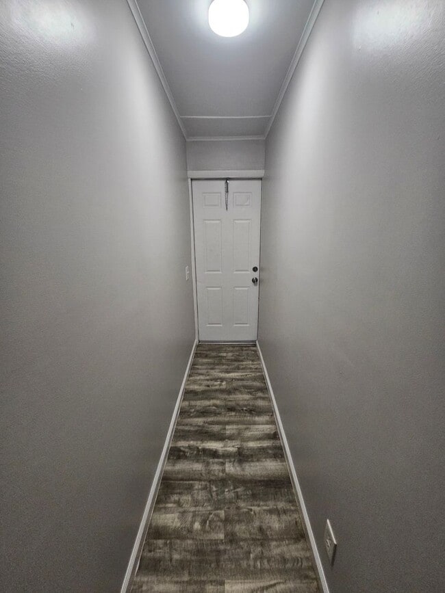 Foto del edificio - 529 Revere Rd